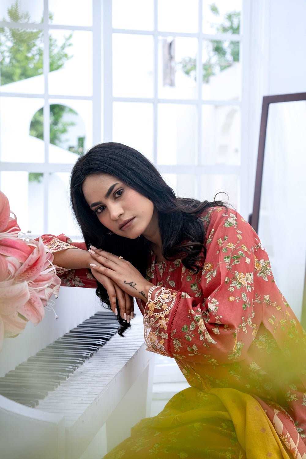 Coral Grace Embroidered Lawn Set - Sami Fabrics