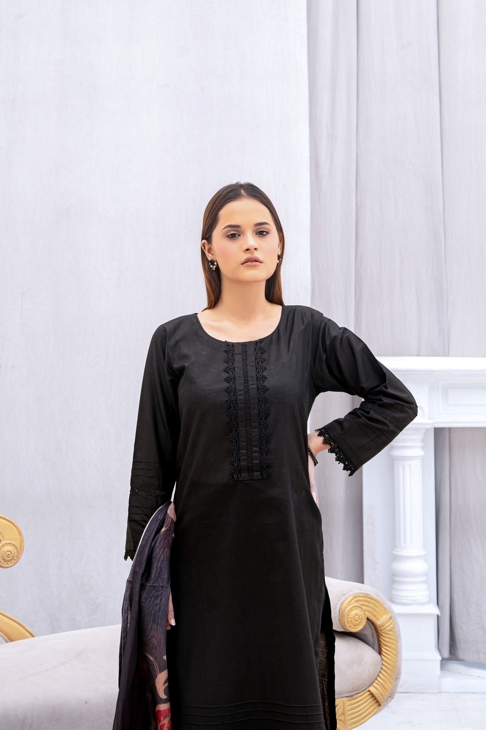 Elegant solid black design - Sami Fabrics