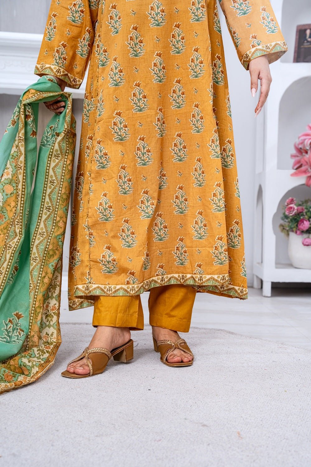 Golden Bloom Printed Lawn Suit - Sami Fabrics